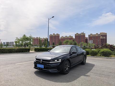 Volkswagen Magotan 2024