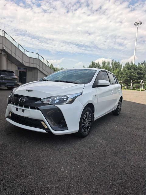 Toyota Yaris L 2022