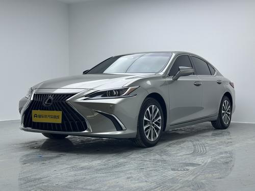 Lexus ES 2022