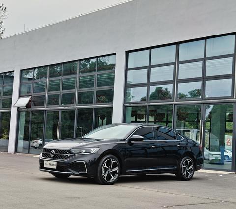 Volkswagen Passat 2023