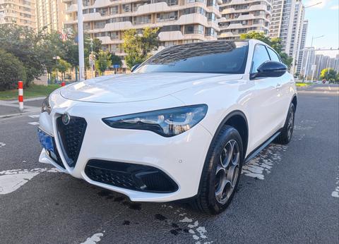 Alfa Romeo Stelvio 2023