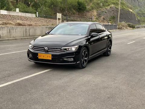 Volkswagen Magotan 2025