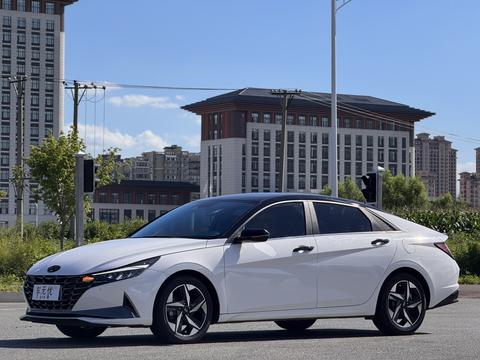 Hyundai Elantra 2023