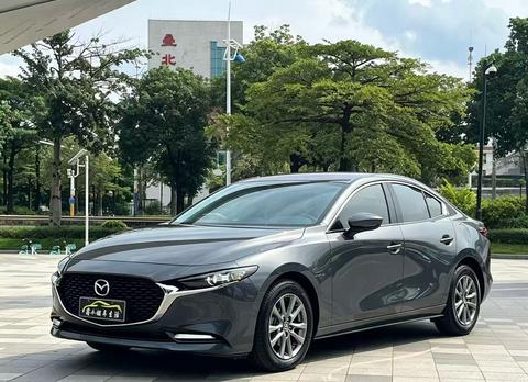 Mazda 3 Axela 2022
