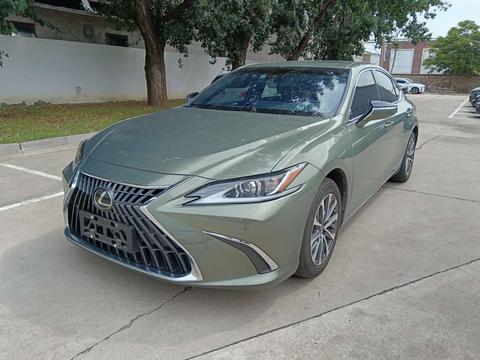 Lexus ES 2024