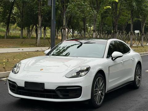 Porsche Panamera 2022