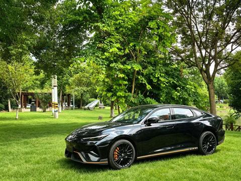 Changan UNI-V 2025