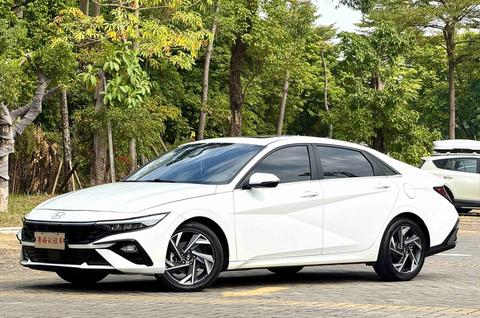 Hyundai Elantra 2023
