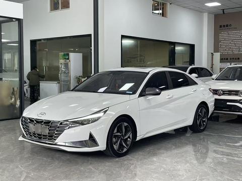 Hyundai Elantra 2022