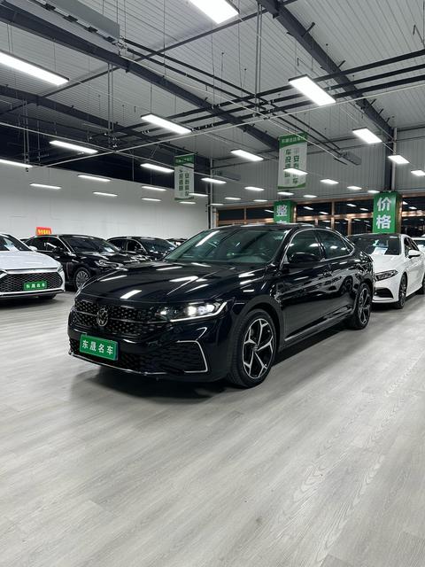 Volkswagen Passat 2023
