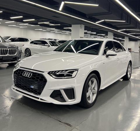 Audi A4L 2020–2022