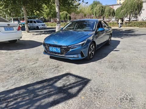 Hyundai Elantra 2022
