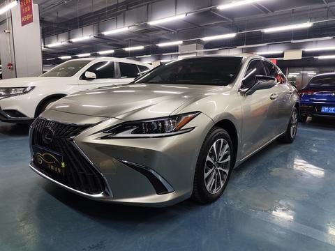 Lexus ES 2021