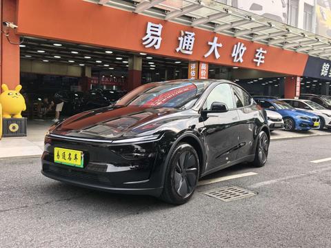 Tesla Model Y 2025