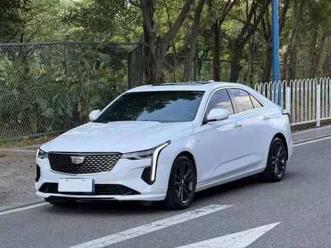 Cadillac CT4 2022