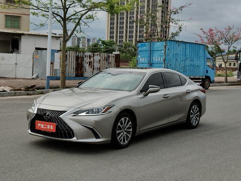 Lexus ES 2021
