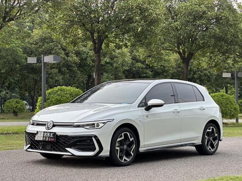 Volkswagen Golf 2025