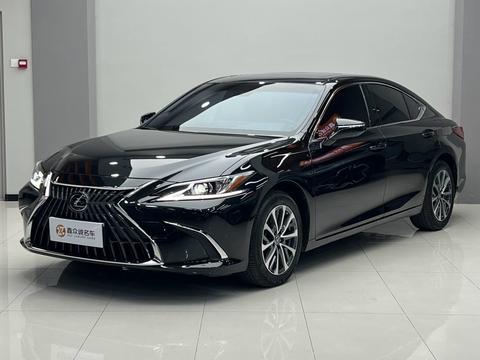 Lexus ES 2024