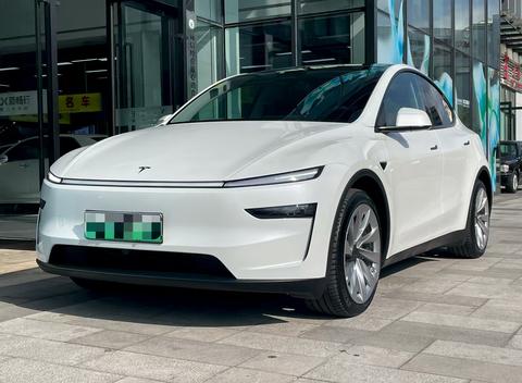 Tesla Model Y 2025