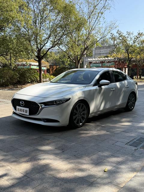 Mazda 3 Axela 2023