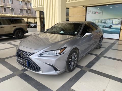 Lexus ES 2022