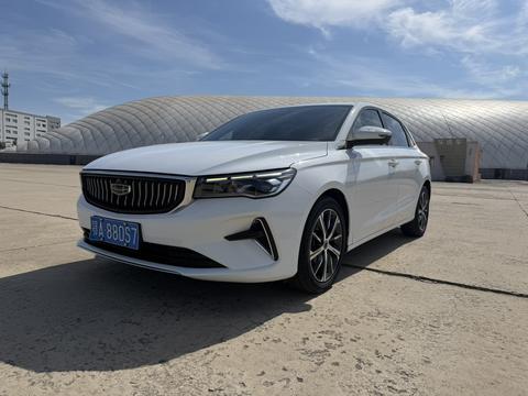 Geely Emgrand 2022