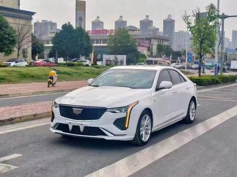 Cadillac CT4 2021