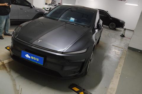 Tesla Model Y 2025