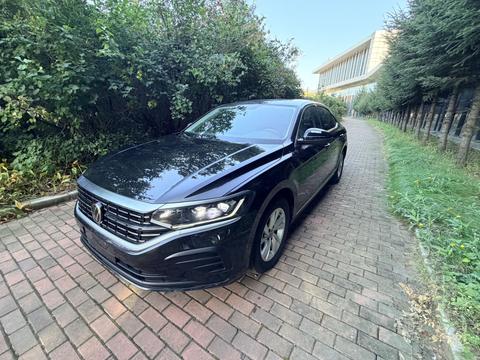 Volkswagen Passat 2023