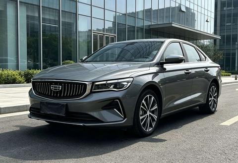 Geely Emgrand 2022