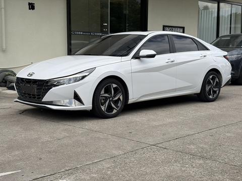 Hyundai Elantra 2022