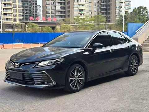 Toyota Camry 2021