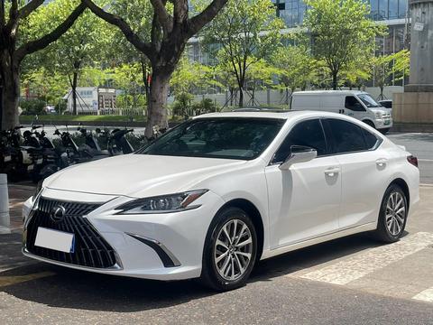 Lexus ES 2021