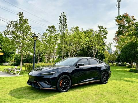 Changan UNI-V 2025
