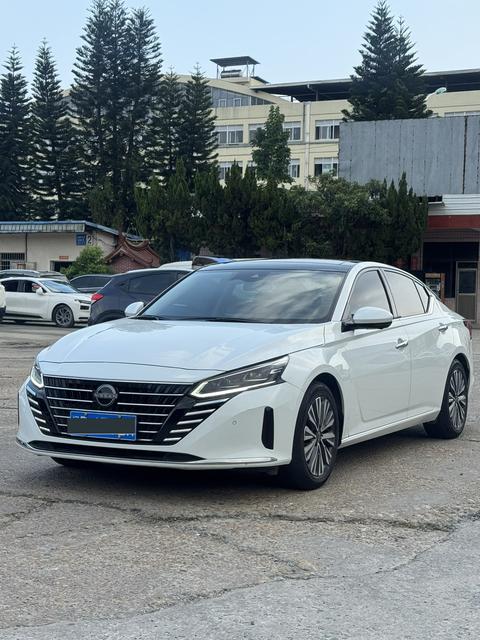 Nissan Teana 2022