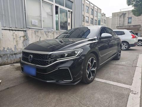 Volkswagen Passat 2023