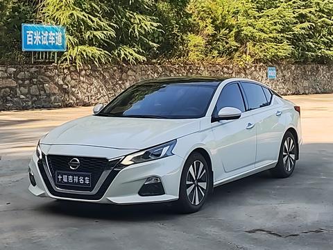 Nissan Teana 2022
