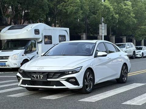 Hyundai Elantra 2023