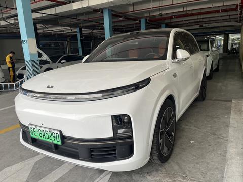 Li Auto L8 2025