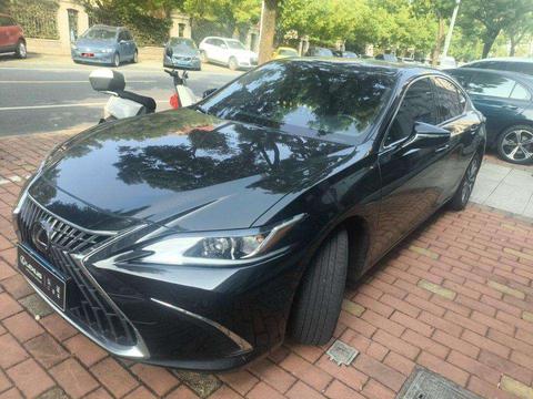 Lexus ES 2022