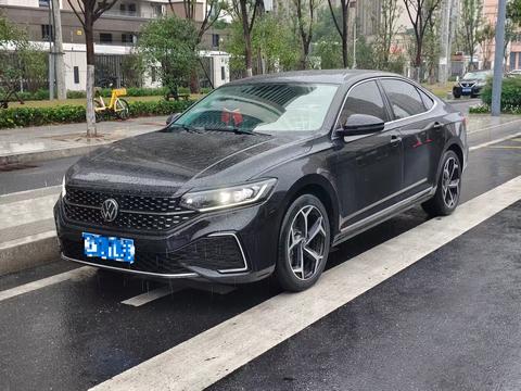 Volkswagen Passat 2024