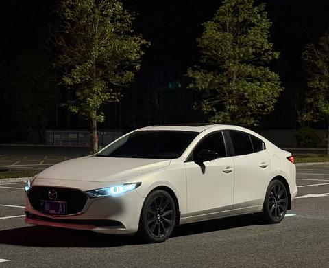 Mazda 3 Axela 2022