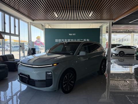 Li Auto L6 2025
