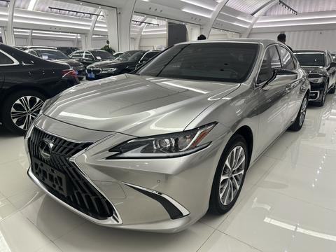 Lexus ES 2022