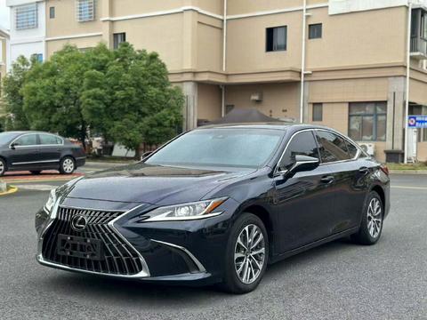 Lexus ES 2021
