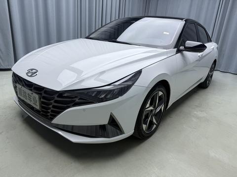 Hyundai Elantra 2022