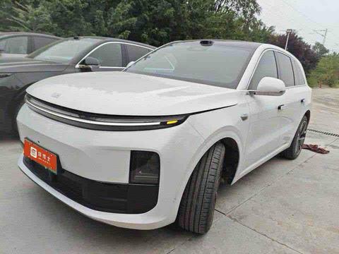 Li Auto L6 2025