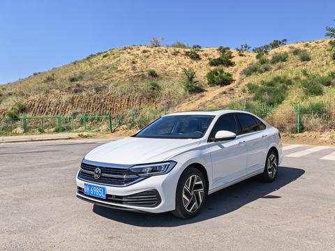 Volkswagen Sagitar 2025