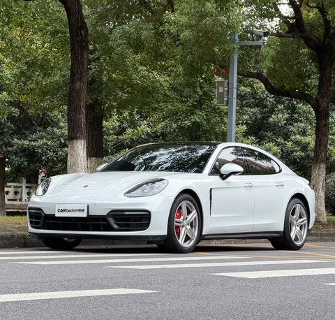 Porsche Panamera 2022