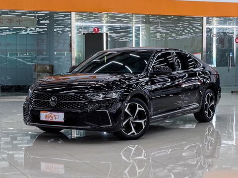 Volkswagen Passat 2024